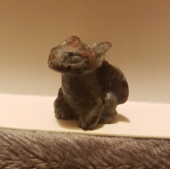 Yooperlite Toothless Carving - Picture 8 of 13